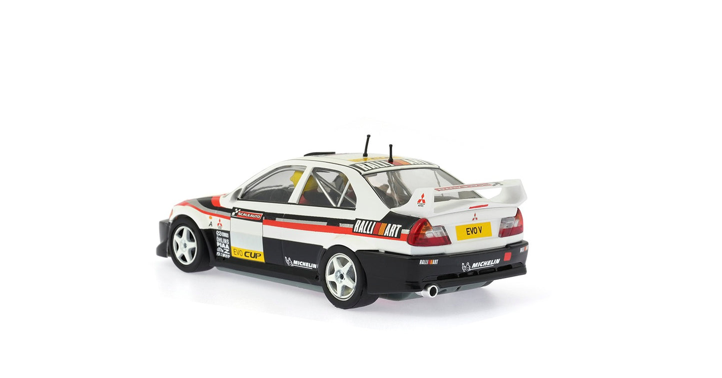Mitsubishi EVO Svart & Vit Cup Version